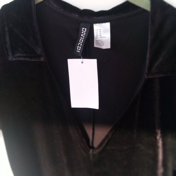 DIVIDED BLACK VELOUR JUMPSUIT SIZE M MEDIUM NEW WITH TAGS SHORT SLEEVES HALF-ZIP - Picture 5 of 15